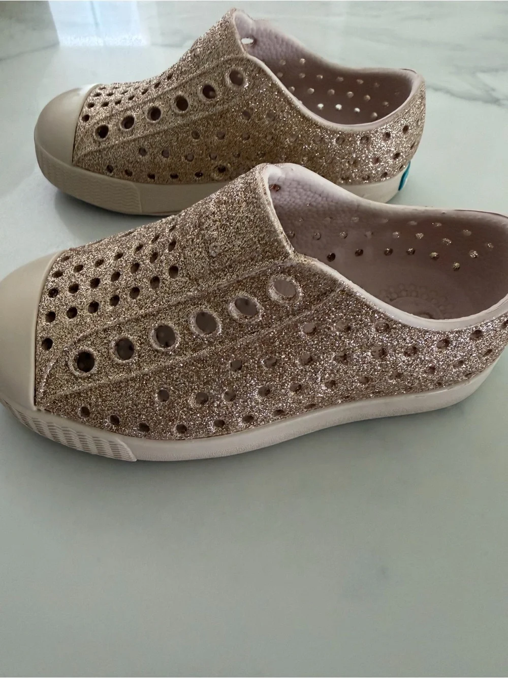 Native gold cream